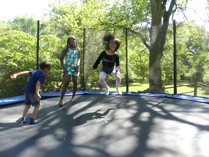 Trampolinspringen am Familientag