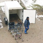 Rollatoren werden verladen