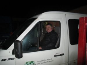 Unser Fahrer im Transporter Levice