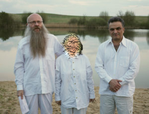 Frank und Arash mit einem der Täuflinge