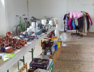 Flohmarktstand- Flohmarkt