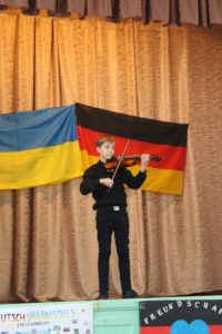 Geigenspieler - Schule - Krankenhaus