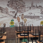 Antonovka - Klassenzimmer mit Wandbild