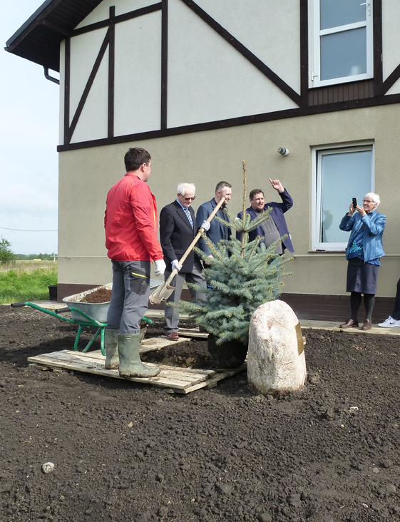 Schatrowo Einweihung Tannenbaum